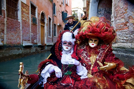 Поездка на карнавал в Венецию