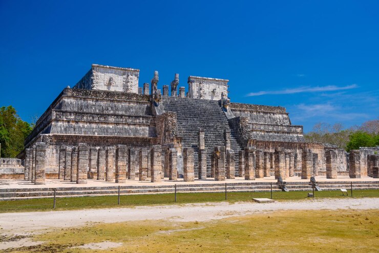 Храм воинов в чичен-ица кинтана-роо мексика руины майя недалеко от канкуна